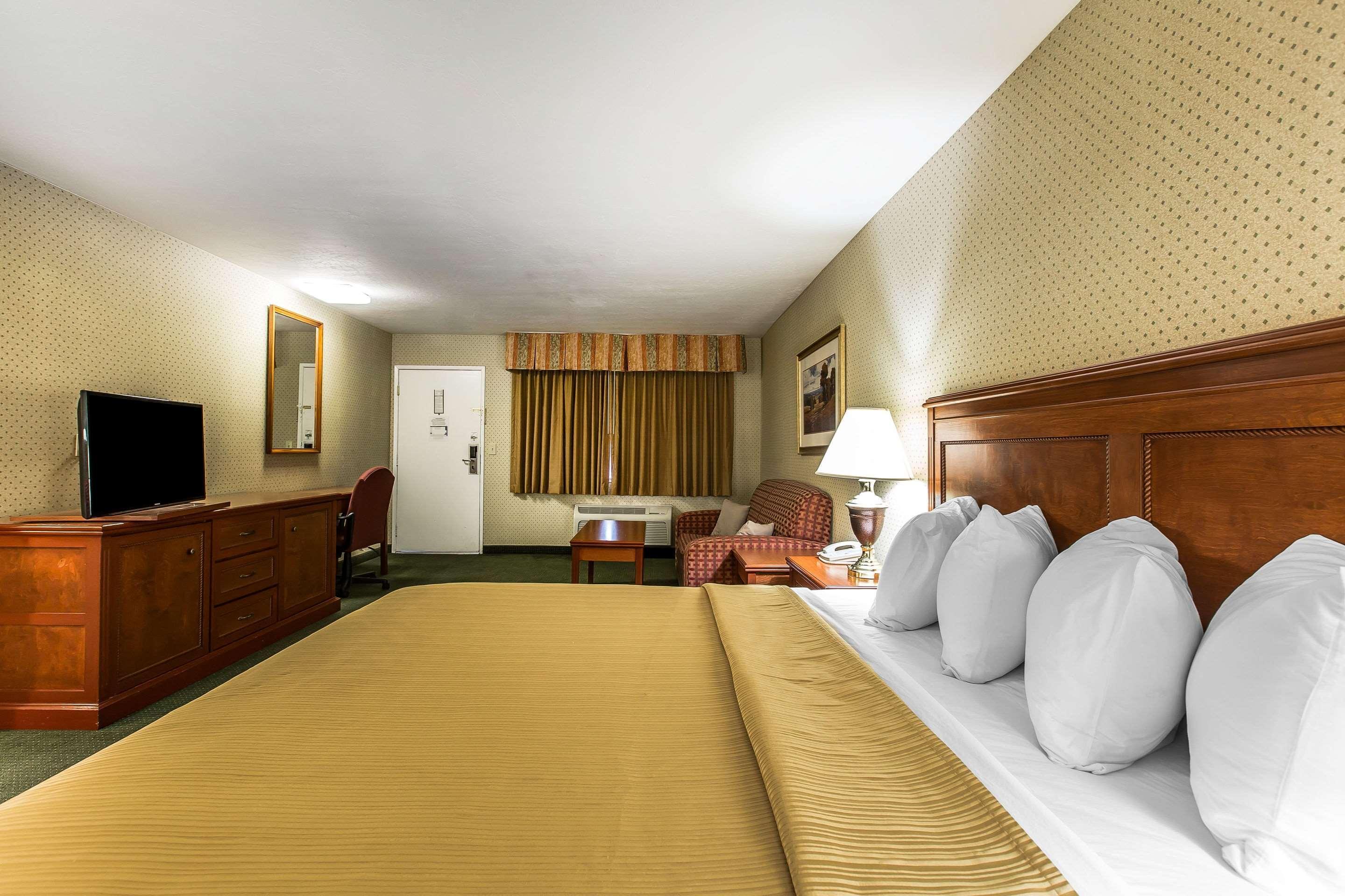 Quality Inn Near China Lake Naval Station Ridgecrest Kültér fotó